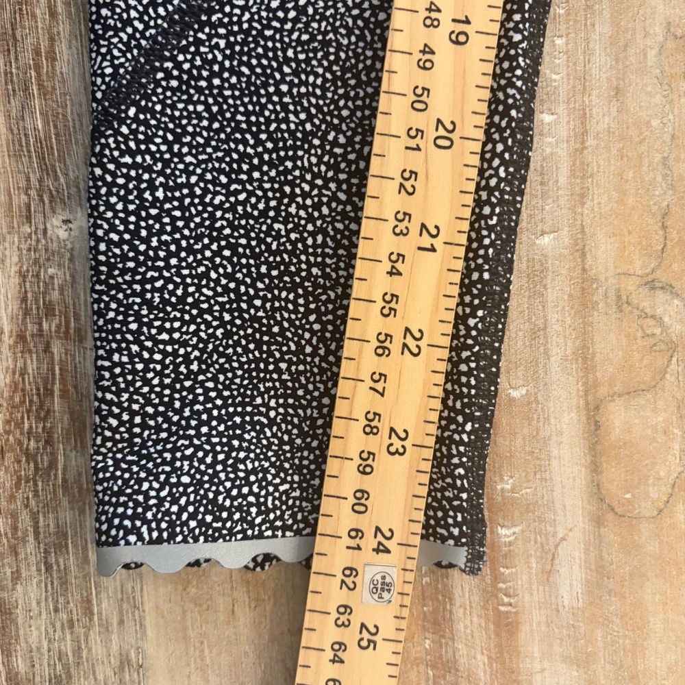Lululemon Tight Stuff Tight II Black White Dot Splatter Leggings Sz 6 Reflective - Picture 11 of 11